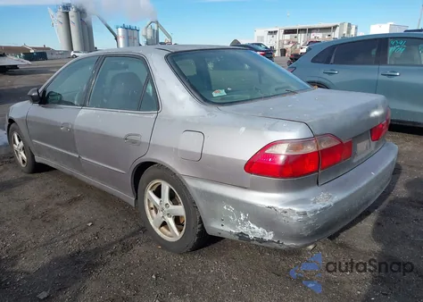 2000 Honda Accord 3.0 Ex из США, поврежденный, VIN 1HGCG1650YA009628